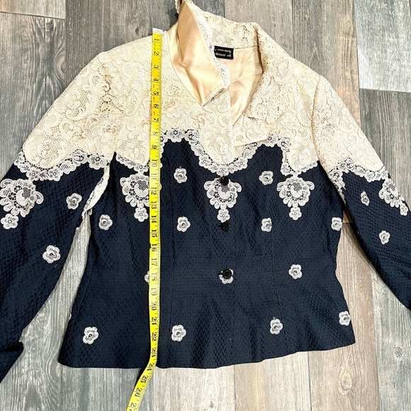 PEGGY JENNINGS Black Cream Lace Overlay Blazer Silk Lining Split Sleeve Large - Picture 8 of 13